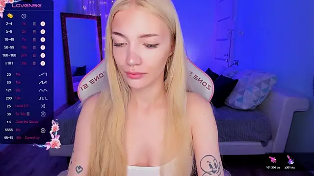 AnyaTaylor  online show from 18, 10, 2025