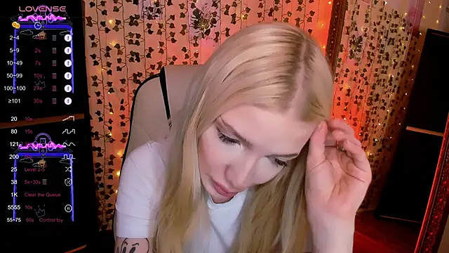 AnyaTaylor  online show from 15, 3, 2026