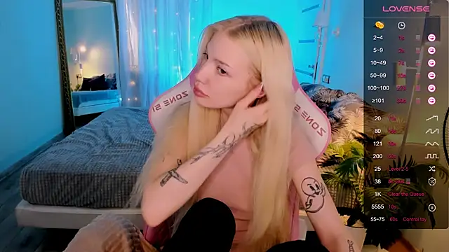 AnyaTaylor  online show from 31, 5, 2026