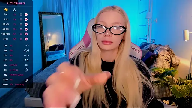 AnyaTaylor  online show from 23, 5, 2026