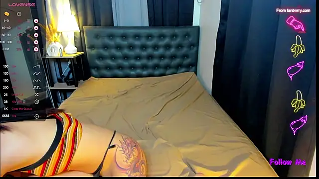 Snapshot of bellamoonlightX chatting on 24, 10, 2025 bellamoonlightX online show from 24, 10, 2025