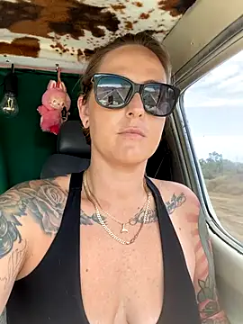 OdetteDelane online show from 16, 10, 2025