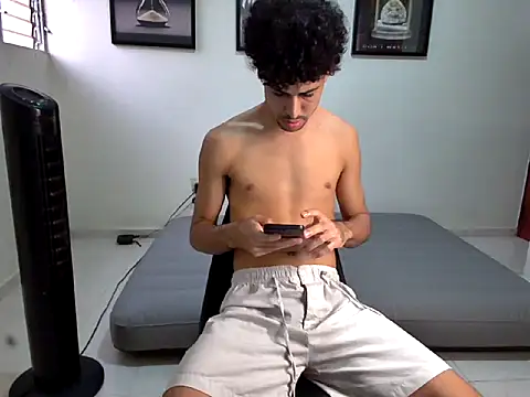 Dollarhot30 online show from 14, 11, 2025