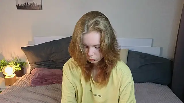 Snapshot of JulietteRain chatting on 6, 5, 2026 JulietteRain online show from 6, 5, 2026