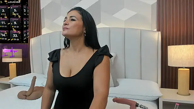 Mommy Naughty online show from 2, 5, 2026