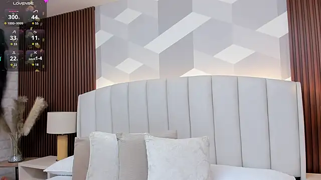 Mommy Naughty online show from 18, 11, 2025