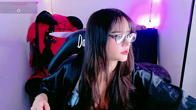 Snapshot of MiaVelvetDoll chatting on 11, 11, 2025 MiaVelvetDoll online show from 11, 11, 2025