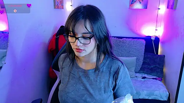 Snapshot of MiaVelvetDoll chatting on 6, 10, 2025 MiaVelvetDoll online show from 6, 10, 2025