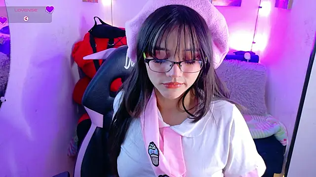 Snapshot of MiaVelvetDoll chatting on 2, 10, 2025 MiaVelvetDoll online show from 2, 10, 2025