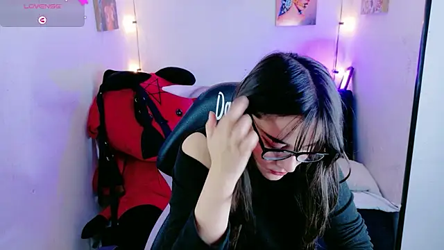 Snapshot of MiaVelvetDoll chatting on 12, 11, 2025 MiaVelvetDoll online show from 12, 11, 2025