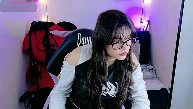 Snapshot of MiaVelvetDoll chatting on 13, 11, 2025 MiaVelvetDoll online show from 13, 11, 2025