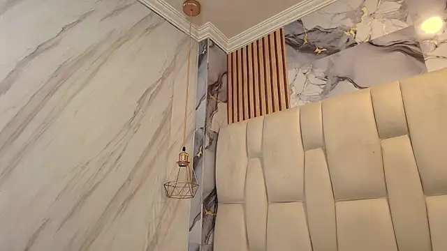 CharlotteSchmidtt online show from 4, 10, 2025