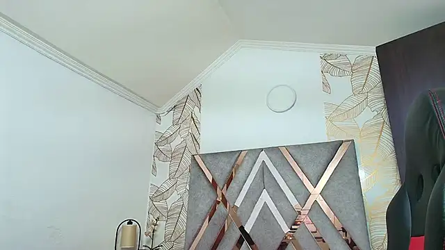 CharlotteSchmidtt online show from 13, 11, 2025