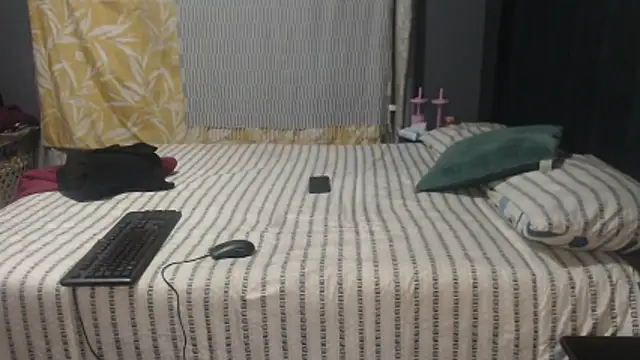 Snapshot of SEXYHUGEASS21 chatting on 6, 6, 2026 SEXYHUGEASS21 online show from 6, 6, 2026