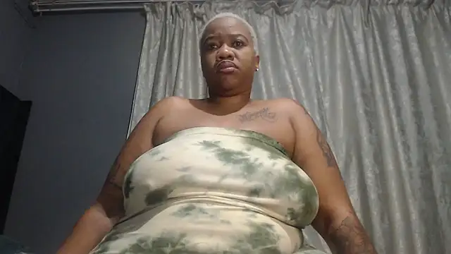 SEXYHUGEASS21 online show from 8, 4, 2026