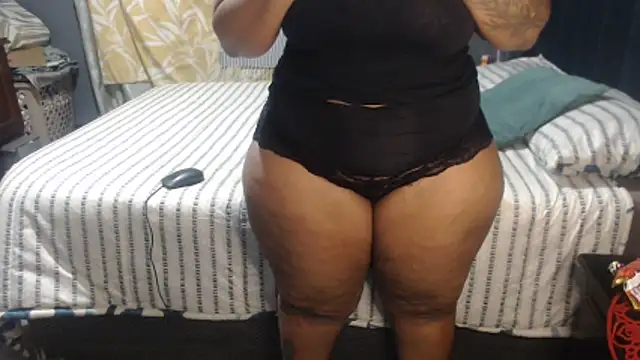 Snapshot of SEXYHUGEASS21 chatting on 7, 6, 2026 SEXYHUGEASS21 online show from 7, 6, 2026
