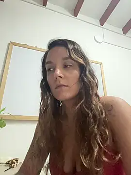 Sophia House  online show from 14, 11, 2025