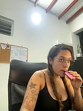 Sophia House  online show from 20, 10, 2025