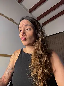 Sophia House  online show from 18, 11, 2025