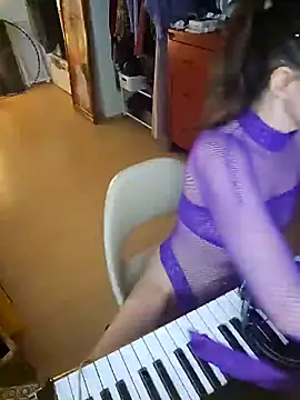 BelleFelicitas online show from 17, 12, 2025