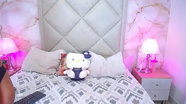 NinaBravura  online show from 28, 10, 2025