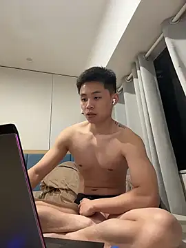 Snapshot of jensenyep chatting on 14, 11, 2025 jensenyep online show from 14, 11, 2025