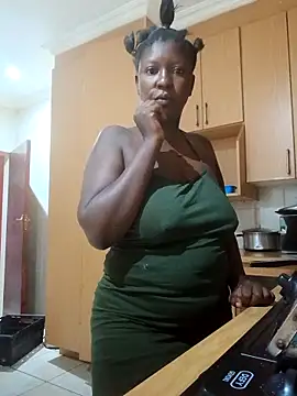 Snapshot of DarkQueen_94 chatting on 28, 11, 2025 DarkQueen 94 online show from 28, 11, 2025