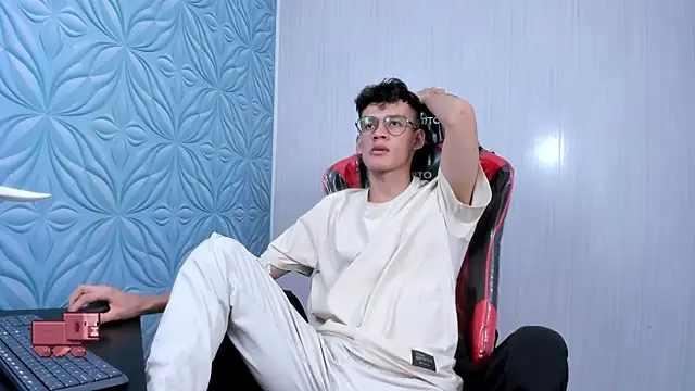 LittleMax23 online show from 19, 10, 2025