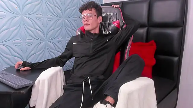 LittleMax23 online show from 28, 11, 2025