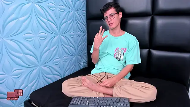 LittleMax23 online show from 24, 9, 2025