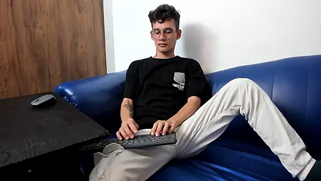 LittleMax23 online show from 4, 11, 2025