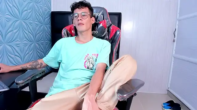 LittleMax23 online show from 12, 11, 2025