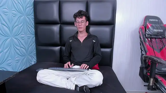 LittleMax23 online show from 30, 11, 2025