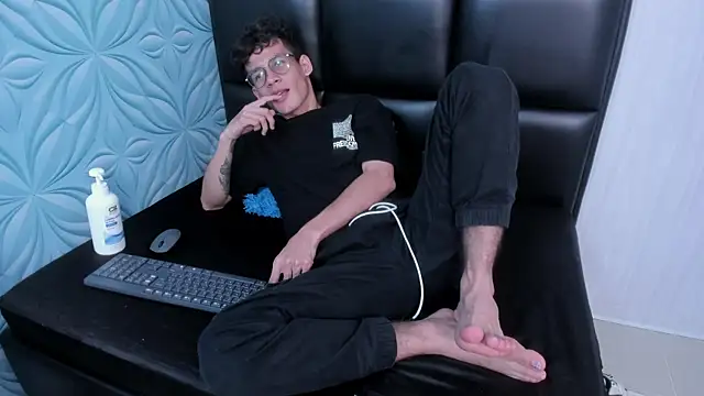 LittleMax23 online show from 21, 11, 2025