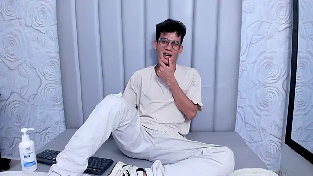 LittleMax23 online show from 19, 11, 2025