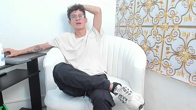 LittleMax23 online show from 3, 12, 2025