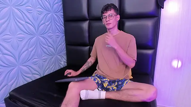 LittleMax23 online show from 2, 10, 2025