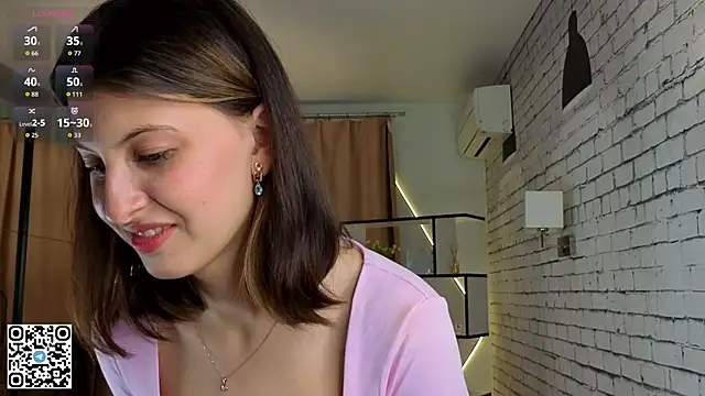 LorinaMaffitt online show from 4, 10, 2025