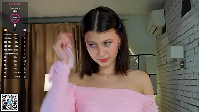 LorinaMaffitt online show from 9, 9, 2025