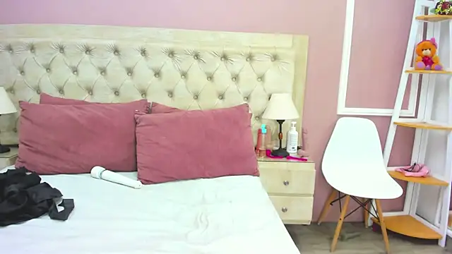 merlyaluna online show from 29, 9, 2025