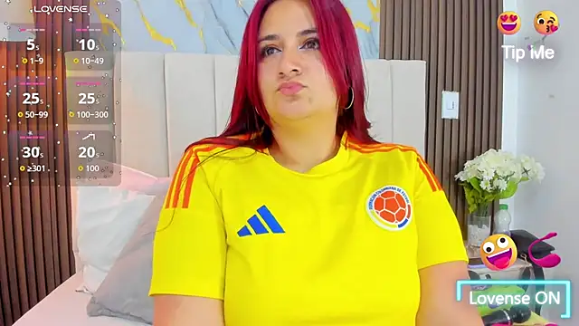 Snapshot of Victoria_Guzman chatting on 23, 6, 2026 Victoria Guzman online show from 23, 6, 2026