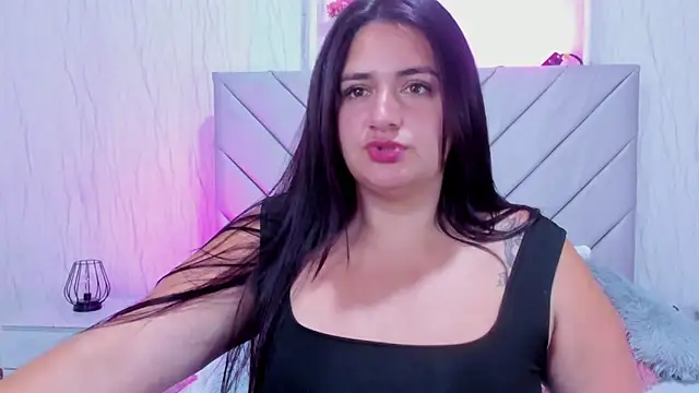 Victoria Guzman online show from 2, 12, 2025