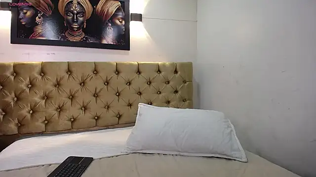 tiiny emilly online show from 2, 11, 2025