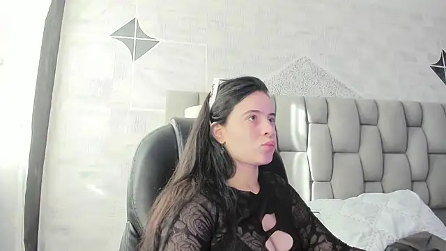 Snapshot of ChannelWhite_ chatting on 25, 9, 2025 ChannelWhite online show from 25, 9, 2025