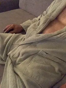 BurcuMertizmir online show from 1, 11, 2025