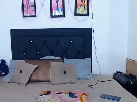 natashat lorent online show from 15, 4, 2026