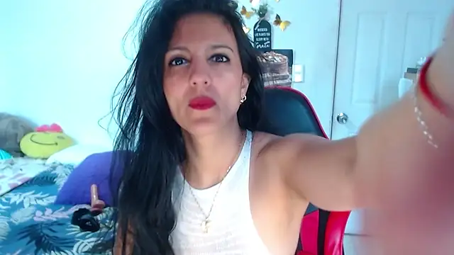 BasmaHernandez online show from 6, 3, 2026