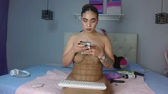 Snapshot of _Aiitanaa_ chatting on 22, 11, 2025 Aiitanaa online show from 22, 11, 2025