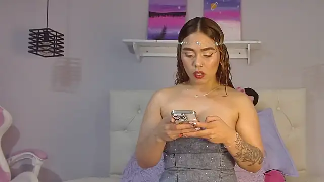 Snapshot of _Aiitanaa_ chatting on 12, 10, 2025 Aiitanaa online show from 12, 10, 2025