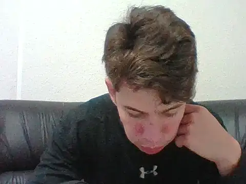 Maxtaylor18 online show from 4, 11, 2025